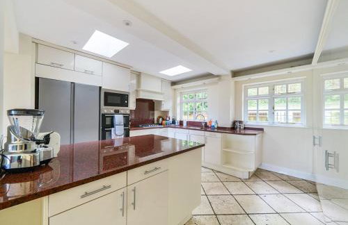 Surreys Secret Retreat for family & friends - Pass the Keys - Foto 14