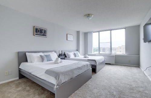Fantastic 2 BR Apt + Den @Crystal City With Gym - Foto 2