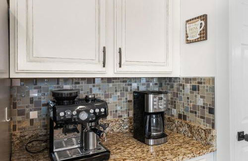 5 BedRooms Family retreat with GameRoom Near DC & Qunatico - Photo 41