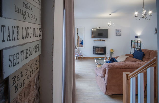 Fletcher Coach House - 3 Bedroom Cottage - Pendine - Photo 44