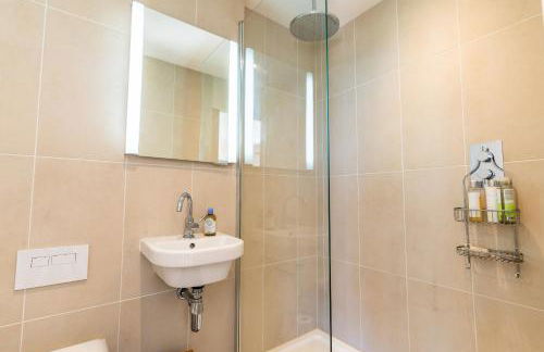 Finest Retreats - Avalon Sea Views - Foto 26