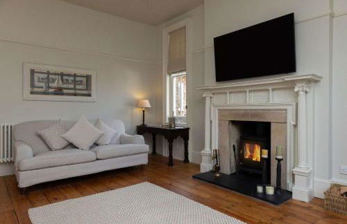 House & Annexe Sleeps 18 Heated Pool - Photo 11