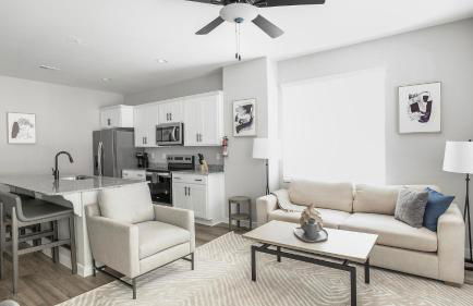 Landing Stylish 2BD Pool Courtyard - Foto 4