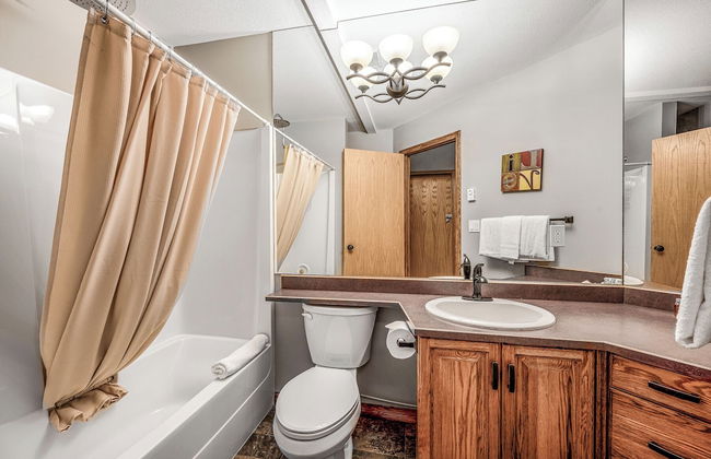 Fresh Tracks Retreat Ski In Out Hot Tub - Photo 23