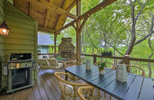 Trillium Home with Golf Course Views and Fireplaces! - Foto 4