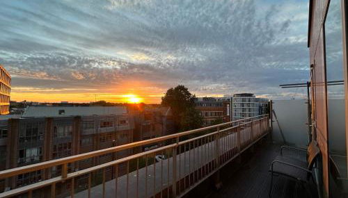 Spacious 2 Bedroom Penthouse Retreat - Foto 2