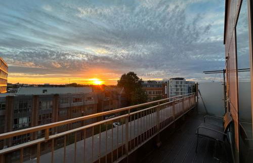 Spacious 2 Bedroom Penthouse Retreat - Foto 2