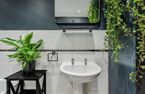 Pet-friendly flat w/ garden patio & smart tv - Foto 6