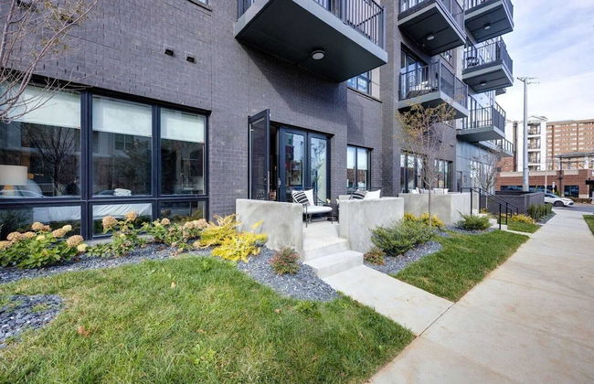 2 Modern Apartments in Heart of Midtown, Walkable Location Patio, Pool & Gym - Foto 40