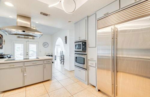 Dock and Outdoor Entertainment Home on Lake Conroe - Photo 9