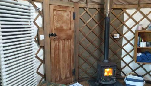 Bembridge Harbour Yurt - Log Burner - Wifi - Foto 3