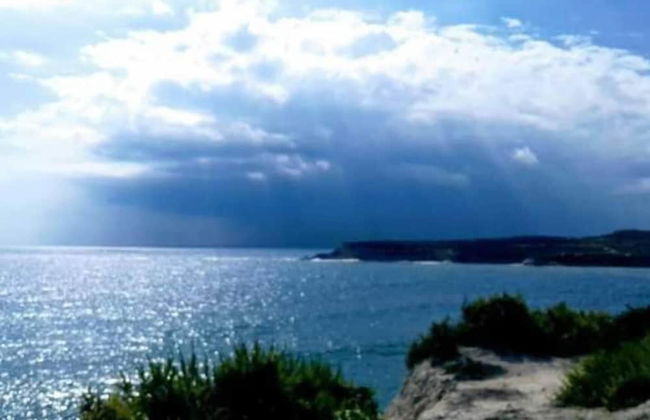 Peaceful Haven With Stunning Views Close to sea - Foto 35