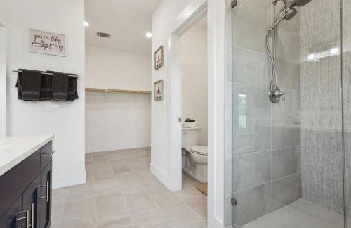 Modern Farmhouse in McDade - Foto 19