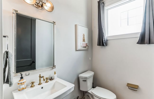 Chic Townhome for 10 W/rooftop - Foto 15