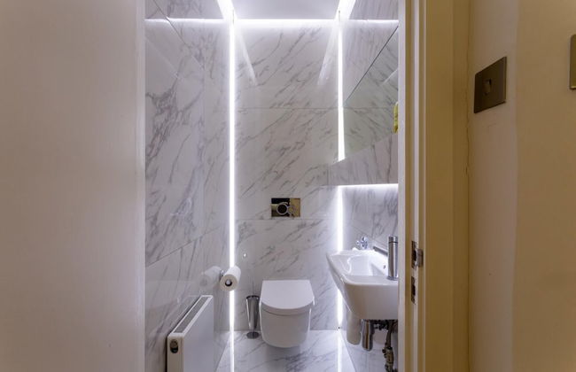 NEW Stunning 5BD Kensington House - Photo 40