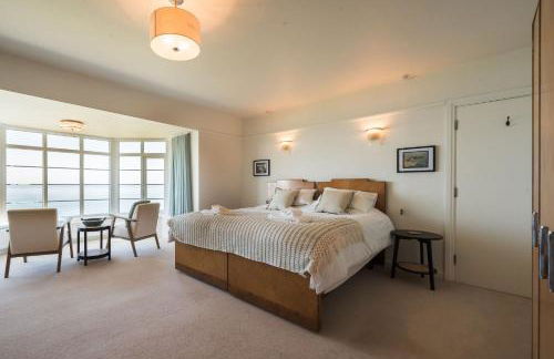 Cliff Top - Panoramic Sea Views with Spa & Hot Tub - Photo 6