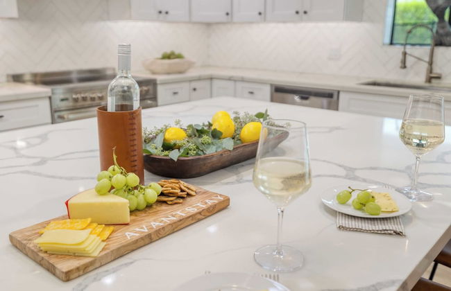 Backyard Pool, Puttinggreen, Playground Modern 5bdr White Agate by Avantstay - Foto 14