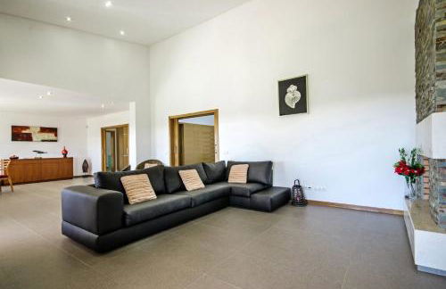 Villa Viana by Villa Plus - Photo 24