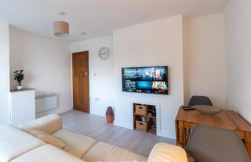 Luxury ground floor modern flat close to city with free parking - Photo 12