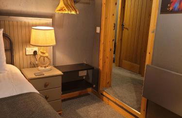 THE MOORINGS - Photo 21