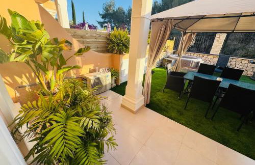 Calpe Casa adosada entorno playa y montaña tranquilidad relax jacuzzi piscina wifi aire jardin barbacoa y parking - Foto 36