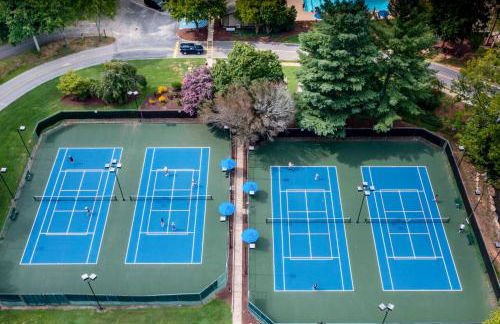 Hike, Golf and Swim! Rumbling Bald Resort Mtn Home - Photo 32