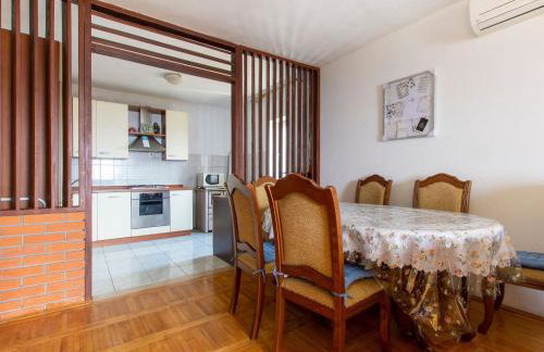 Apartment in Tribalj with Sea View and Beach - Foto 5