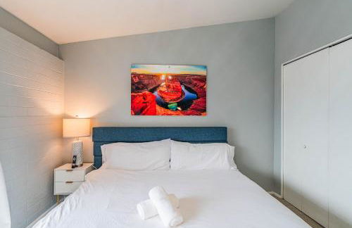 Spacious 2 Bedroom, 2 Bath, Pool, Free Parking, Gym - Foto 16