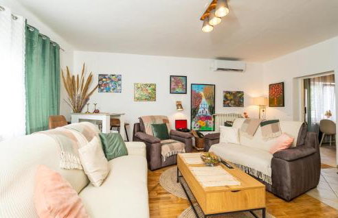 3 Bedroom Cozy Apartment In Cavtat - Foto 19
