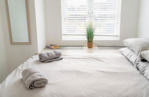 Large Modern Scenic 4 Bedroom Townhouse - Foto 16