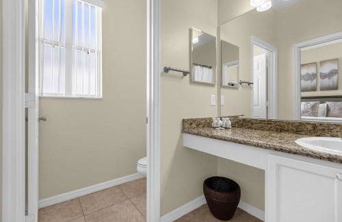 Luxury 4BR Home - Private Pool BBQ - Near Disney - Foto 26