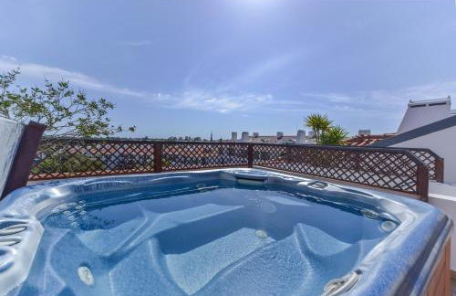 Apartamento Vila Sol com terraço e jacuzzi privad - Foto 16