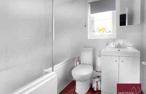 Wokingham - 2 Bed Stylish House, Central - Parking - Foto 9