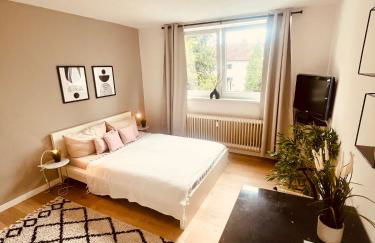 Ferienwohnung an der Uniklinik mit eigener Küche und renoviertem Badezimmer - Photo 1