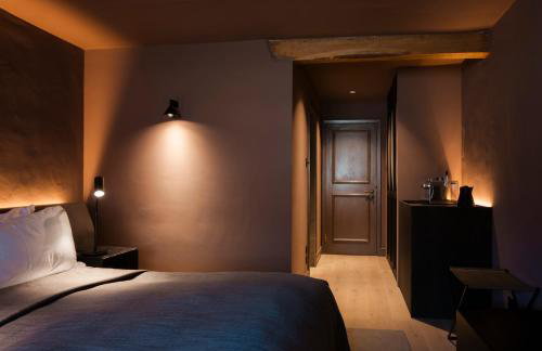 Hyll Hotel - Photo 3