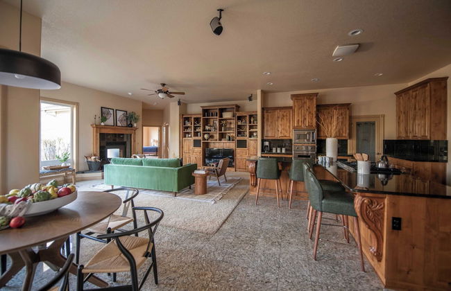 Powell by Avantstay Secluded Home Only 10 Mins From DT Bend w/ Hot Tub - Foto 22