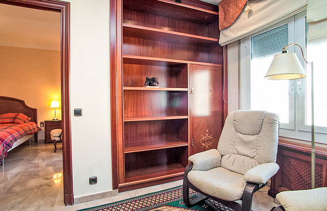 3 bedroom Apartment in Barcelona - Photo 2