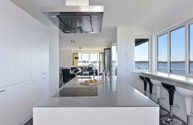 Waterfront Penthouse With Roof Terrace and Private Jetty - Foto 22