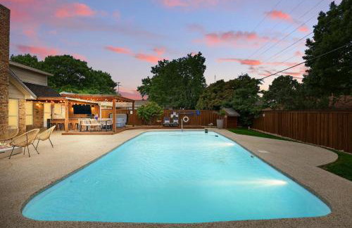 5BR w Pool, Golf Simulator, Game Room & EV Charger - Foto 2