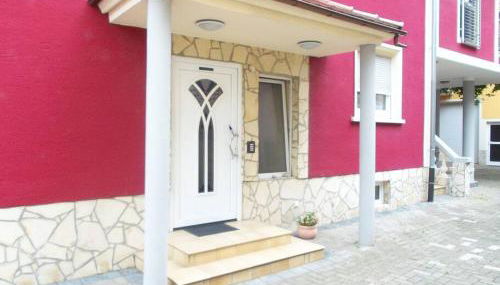 Ferienwohnung Urlaubsglück - Balkon und Parkplätze inklusive nur 5 Fahrminuten vom Europa-Park - Foto 2