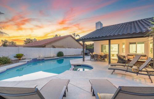 Modern Escape with Pool Ping Pong & Putting Green - Foto 45