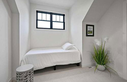 6BR Sand Valley Lodge with Hot Tub Bar & Putting Green - Foto 47