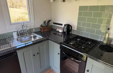 The Lodge, dog friendly rural retreat - Photo 2