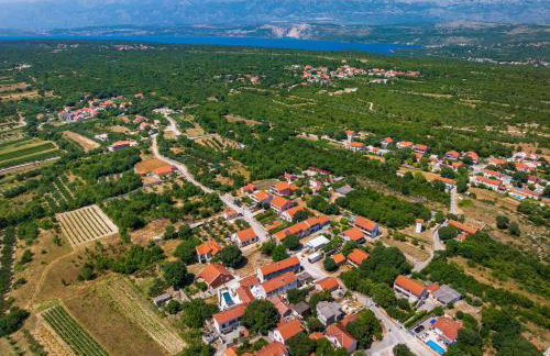 Cortile House - Photo 32