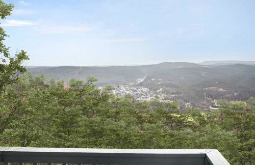 Cozy cabin w hot tub fire pit & ski access - Foto 29