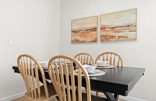 Renovated 1BR Upper Flat Modern King Suite - Foto 33