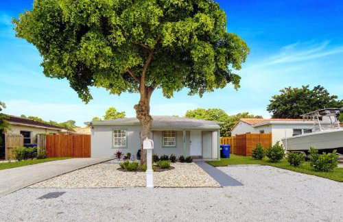 Relaxing 3 Bedroom House-Close to Beaches and Airport! - Foto 7