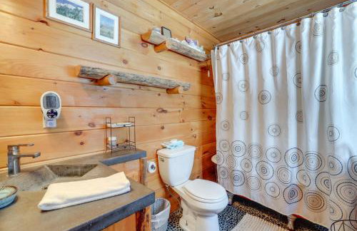 2 Mi to Skiing Casper Cabin with Mtn Views! - Foto 14