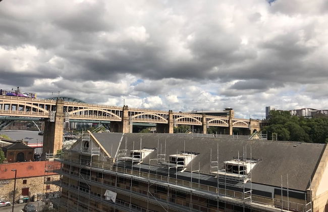 Stylish Quayside Apartment - Photo 17