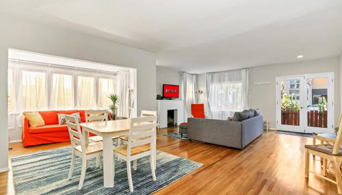 Long Beach House - Photo 1